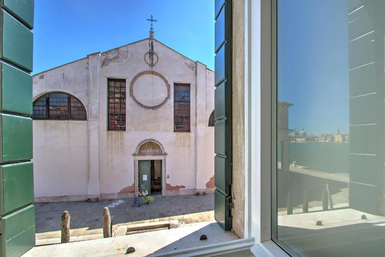 Canalview Giudecca Venice Apartment